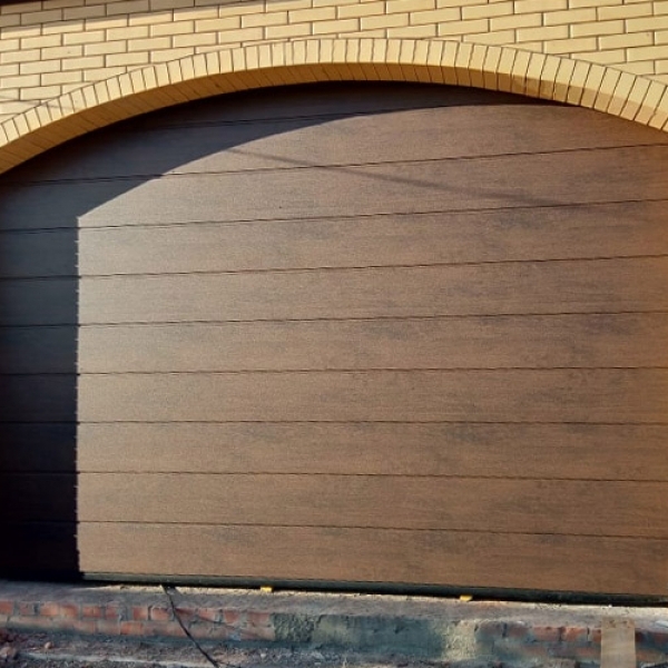 Секционные гаражные ворота Hormann LPU 42